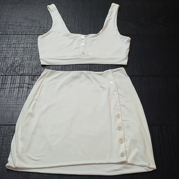 Matching Ivory Skirt Set - Picture 2 of 7